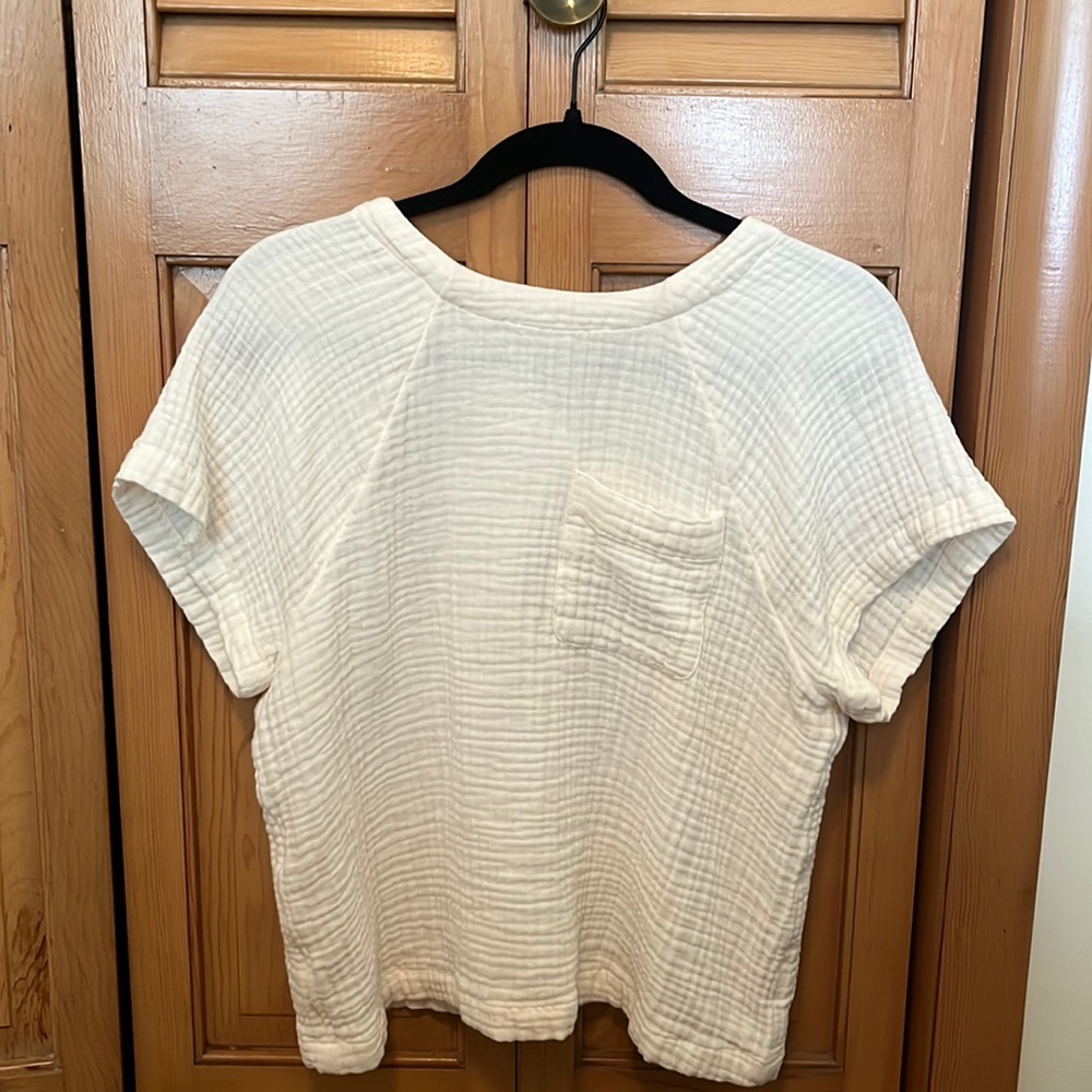 Madewell- Lightspun Renwood Button-Back Top- Size Medium